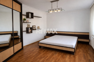 280.000 EUR
