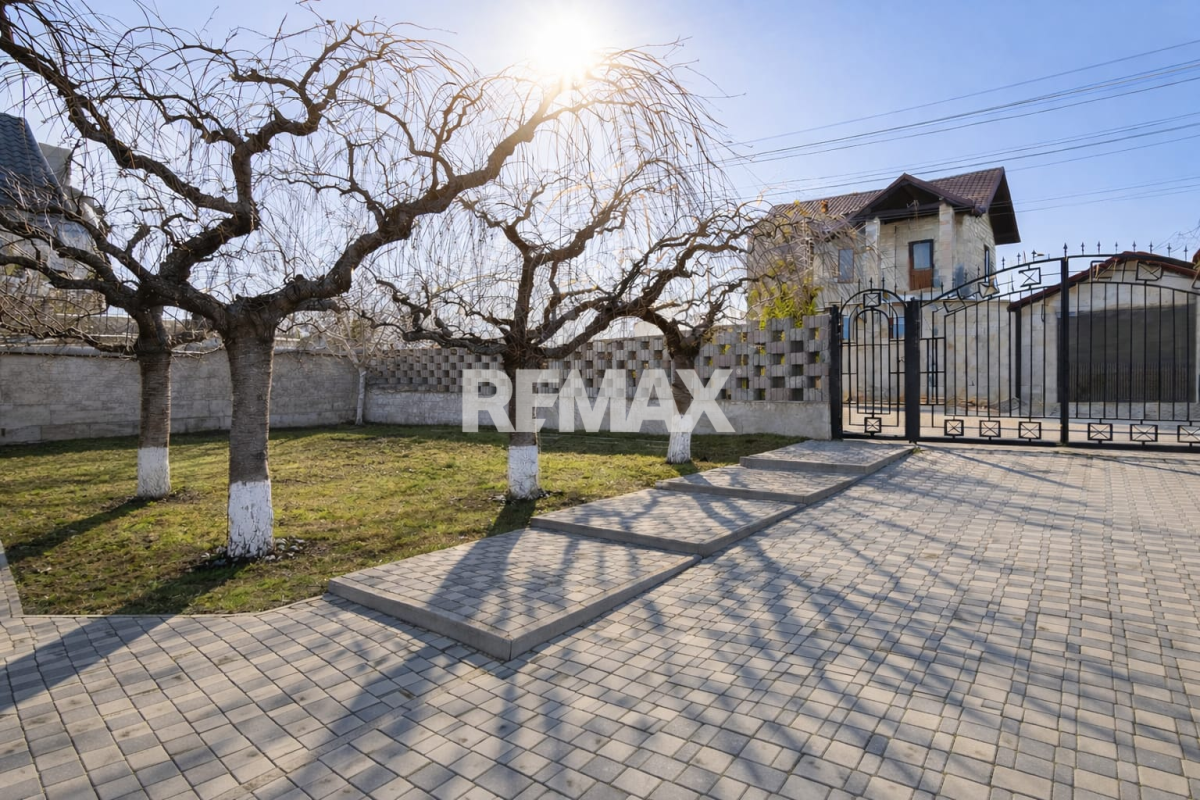 280.000 EUR