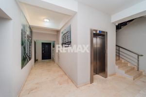 155.900 EUR
