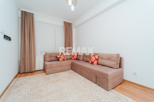 155.900 EUR