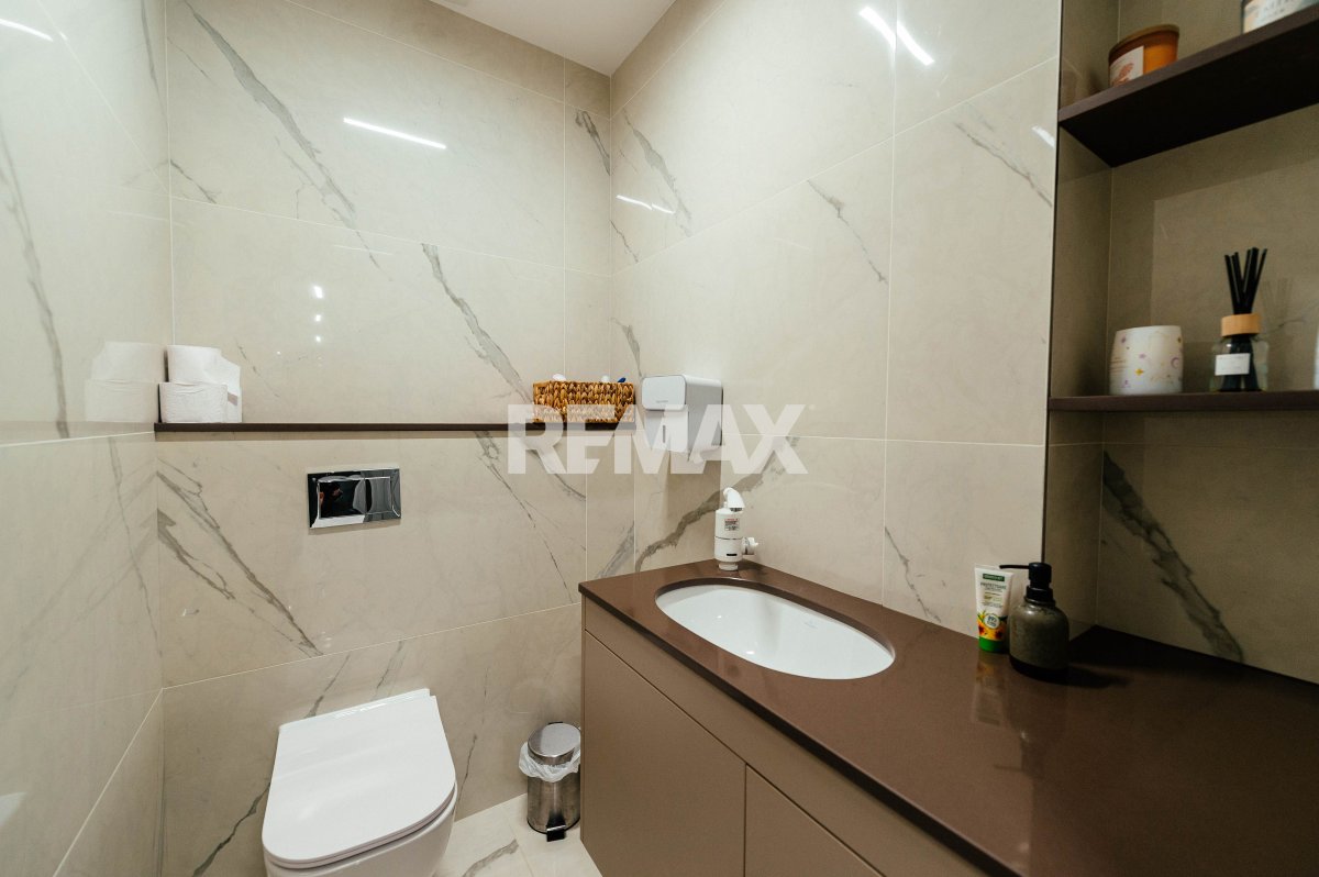 26.900 EUR