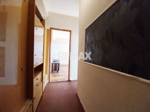 48.900 EUR