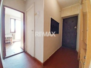 48.900 EUR