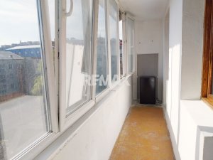 48.900 EUR
