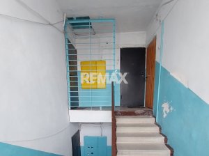 48.900 EUR