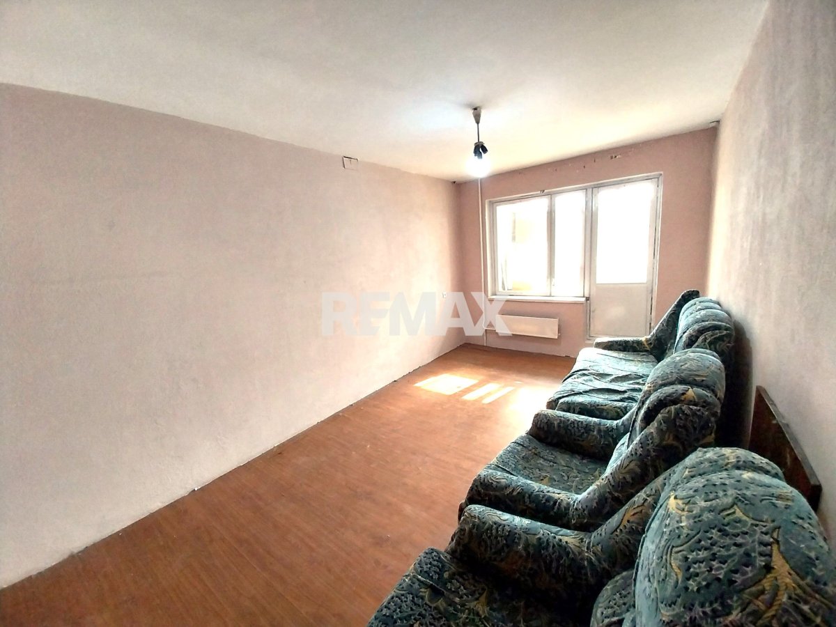114.900 EUR