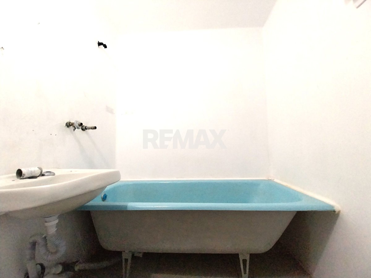 114.900 EUR