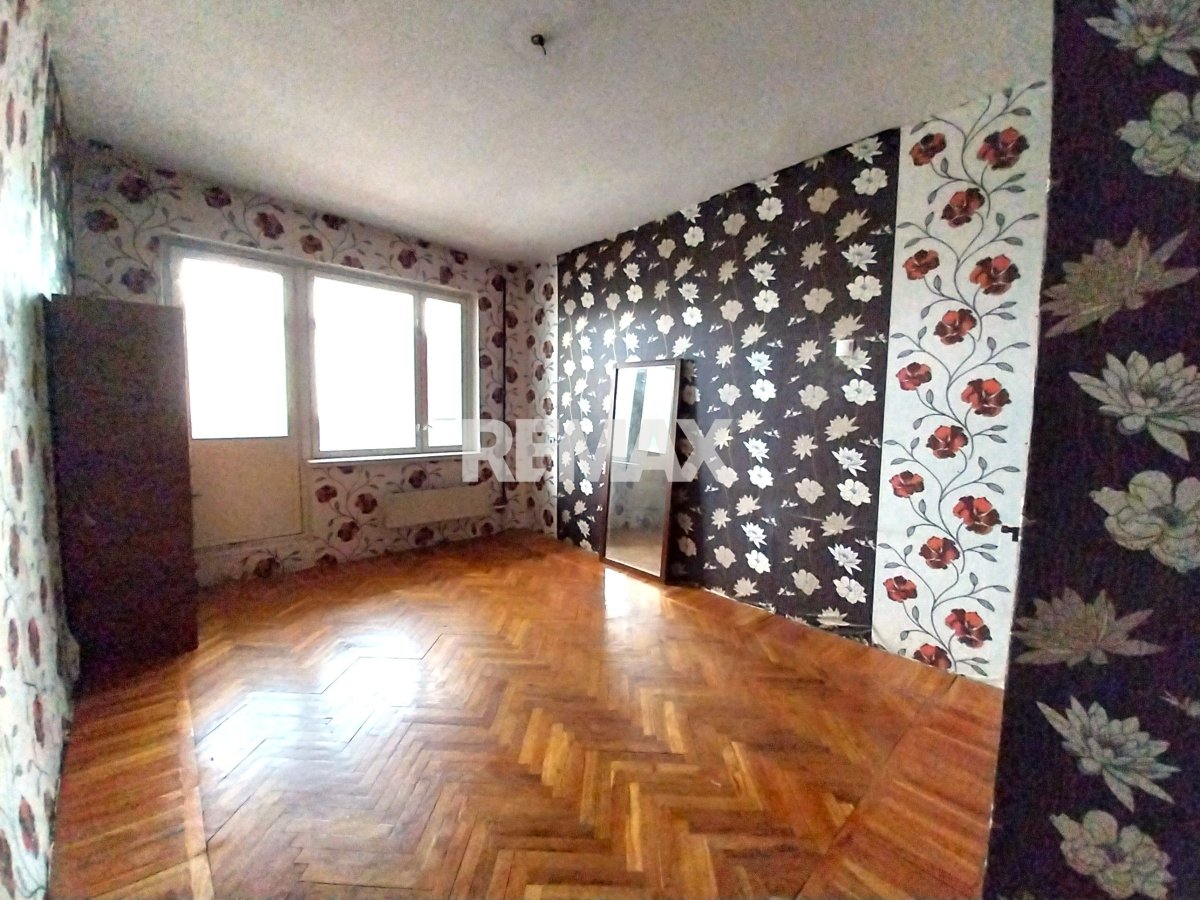 114.900 EUR