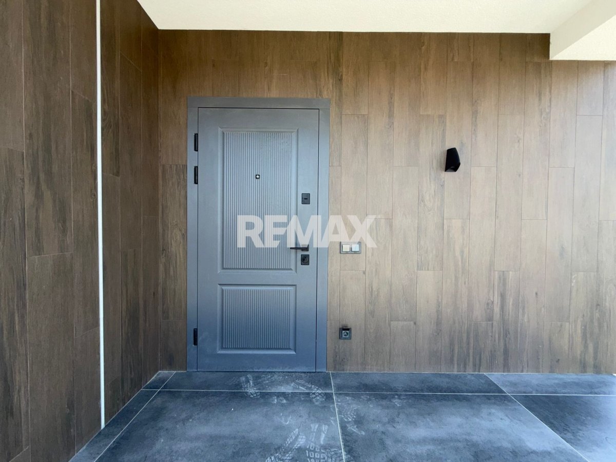230.000 EUR