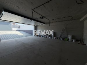 230.000 EUR