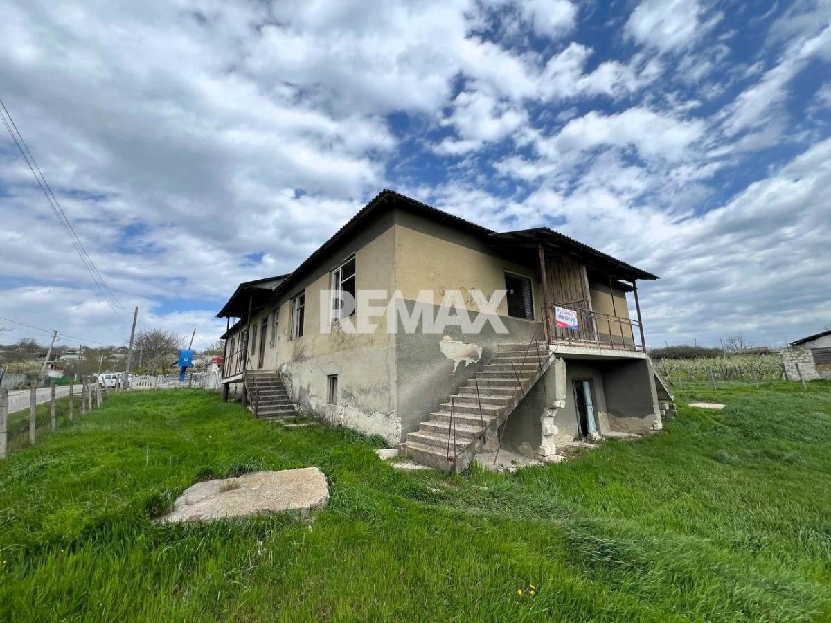53.000 EUR