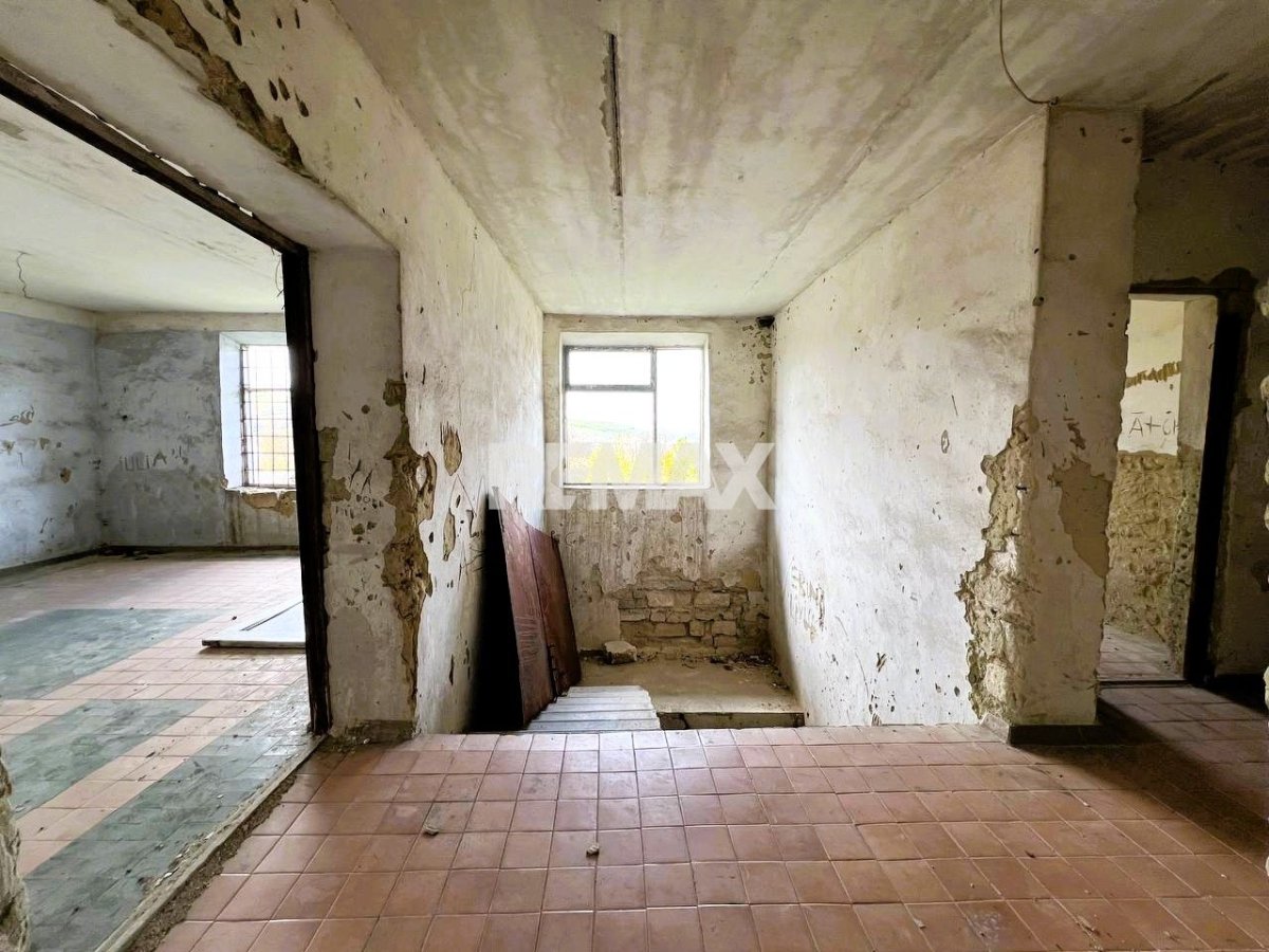 53.000 EUR