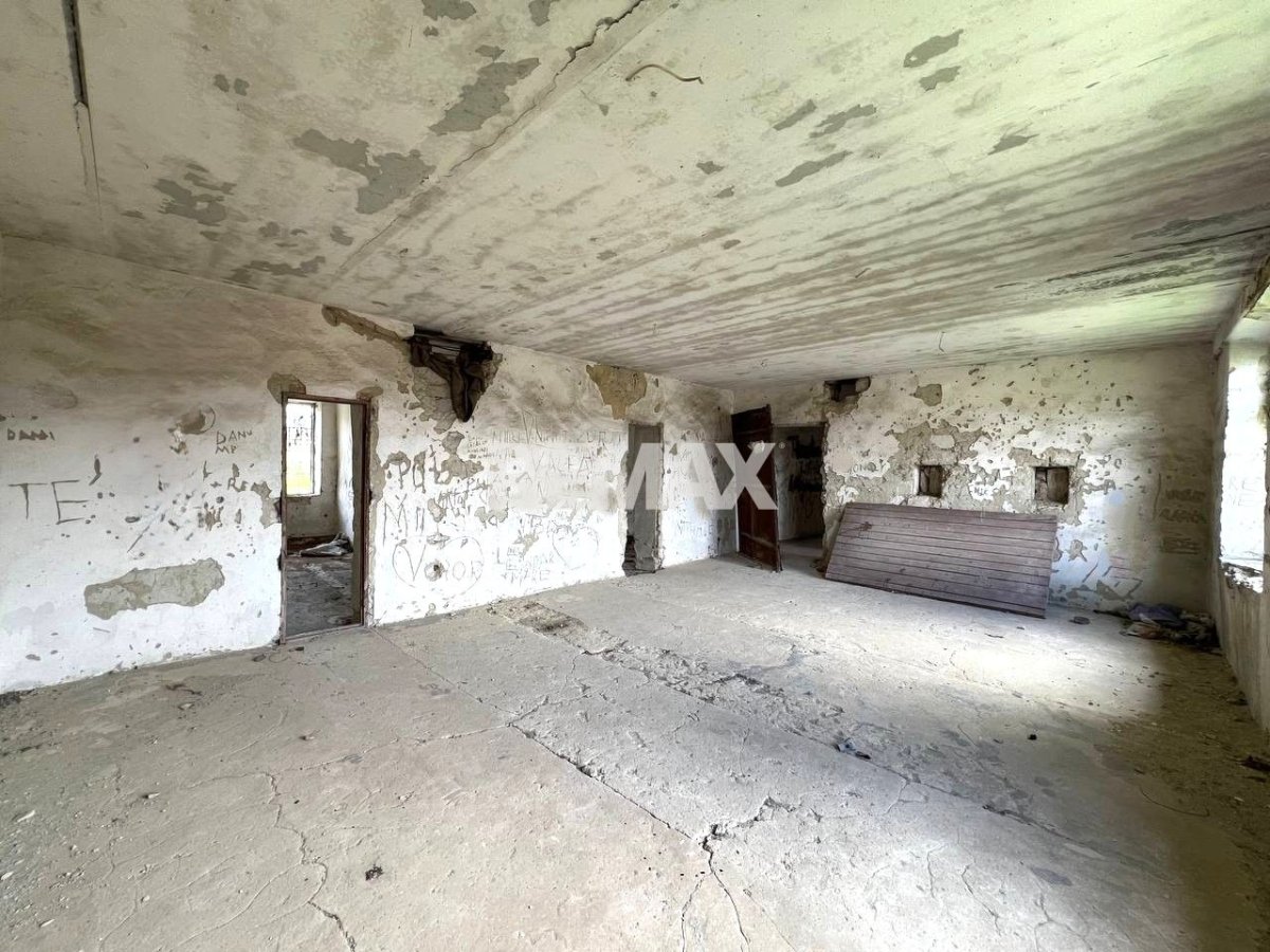 53.000 EUR
