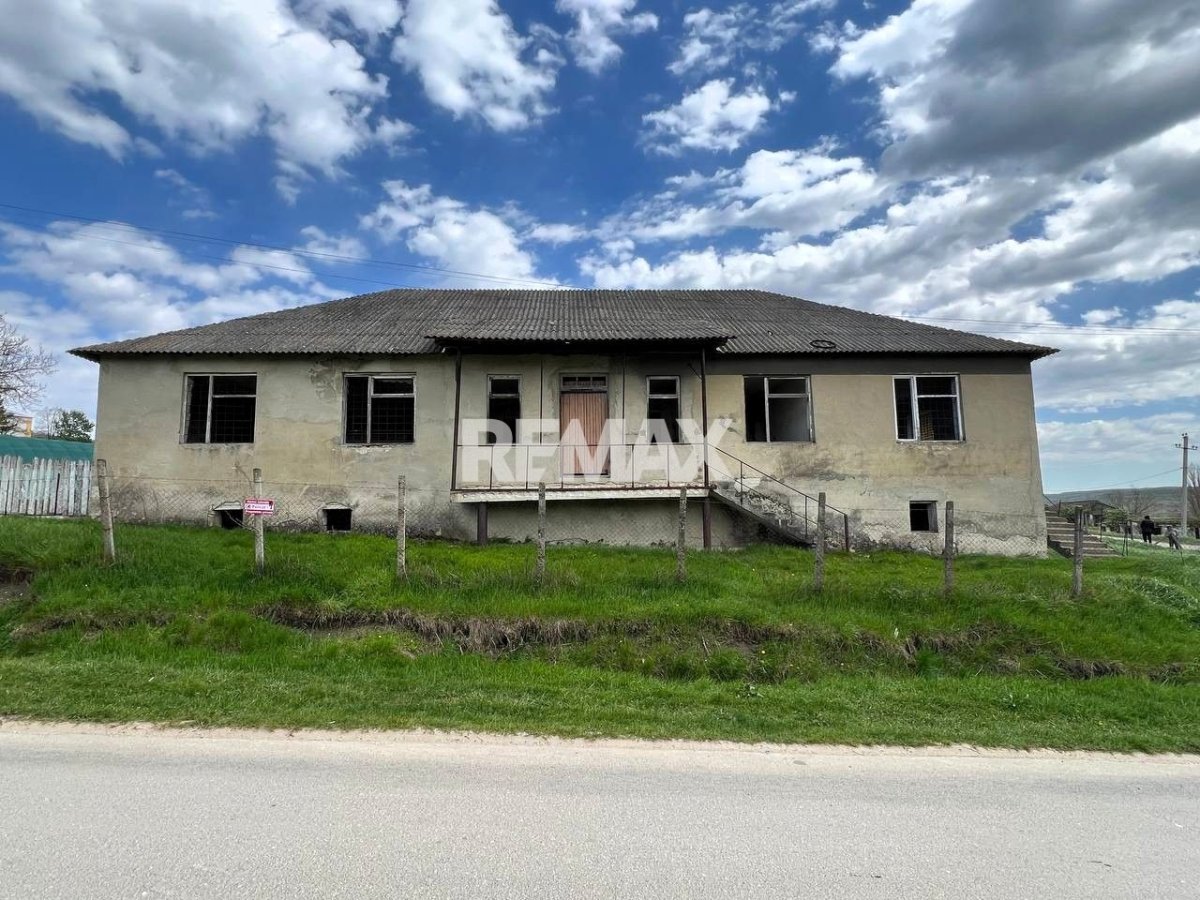 53.000 EUR