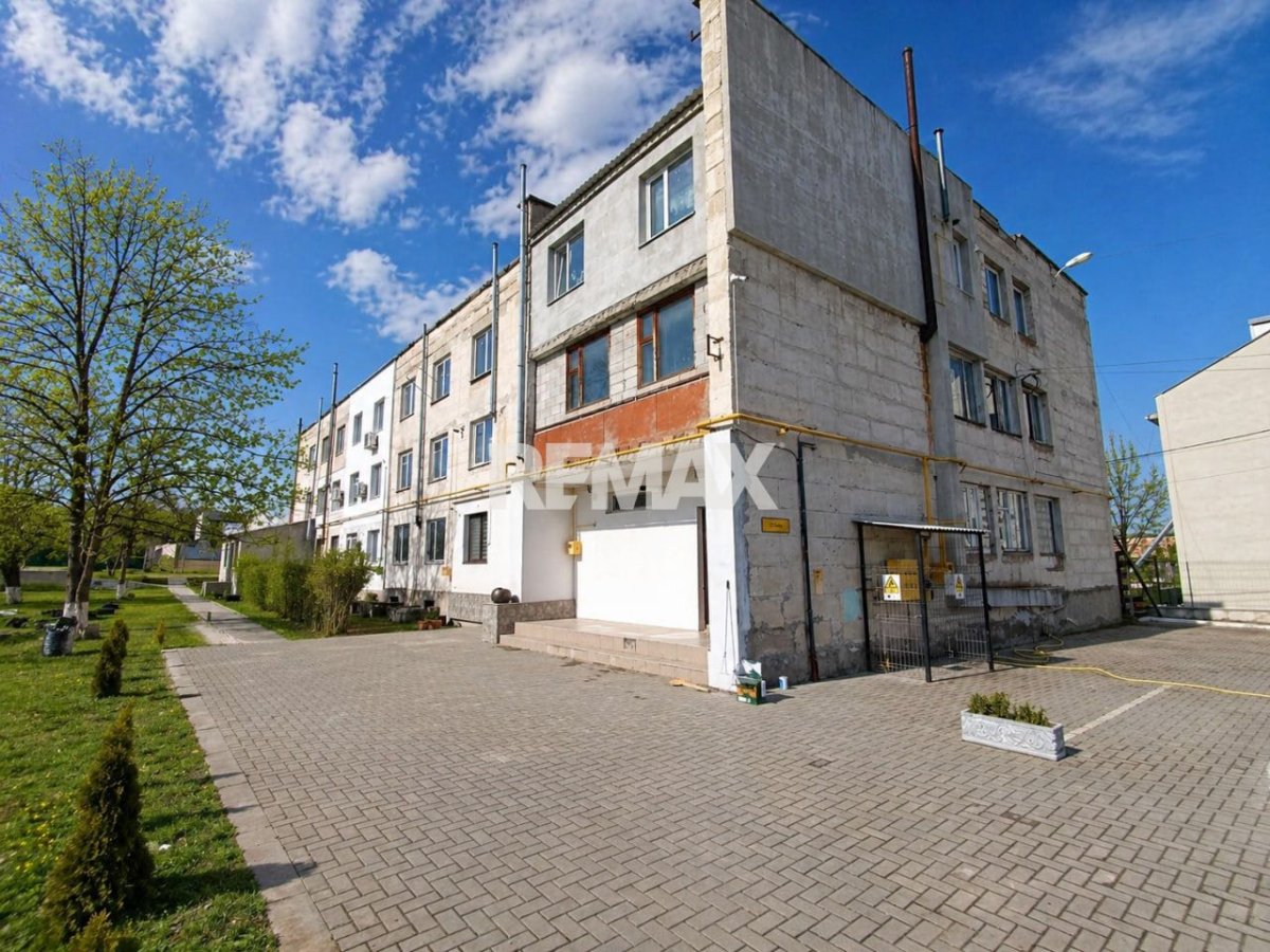 45.800 EUR