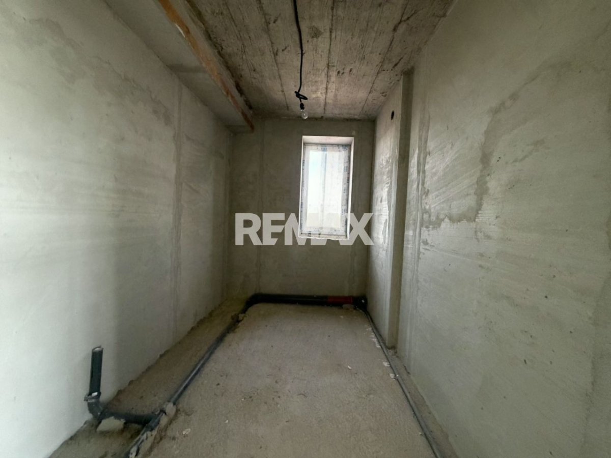 230.000 EUR