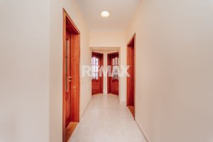 490.000 EUR
