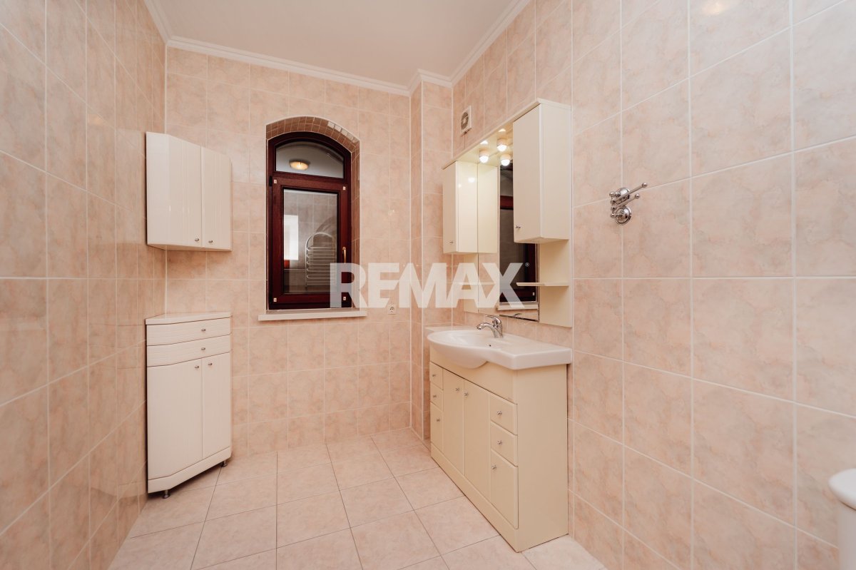 490.000 EUR
