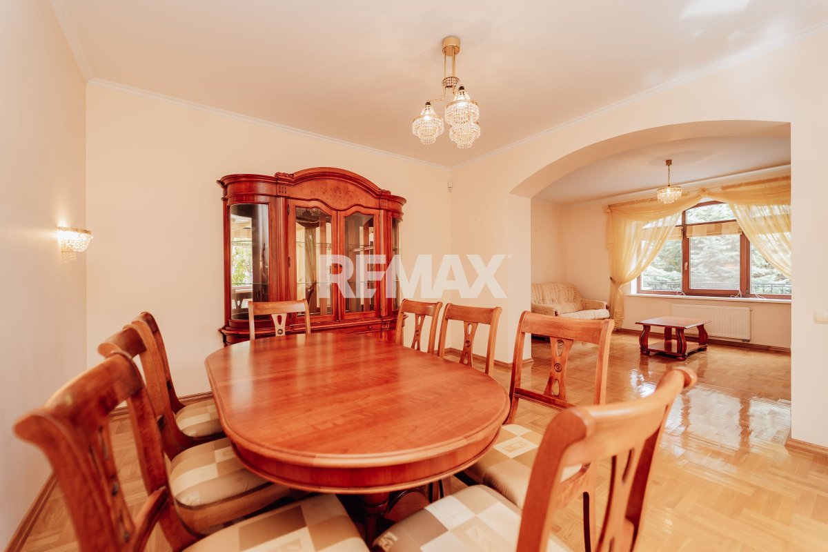 490.000 EUR
