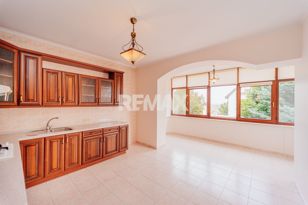 490.000 EUR