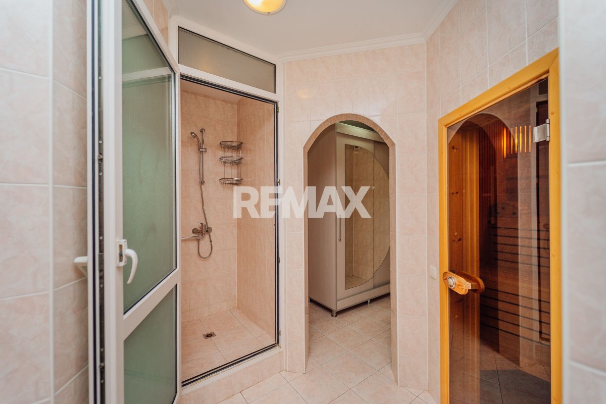 490.000 EUR