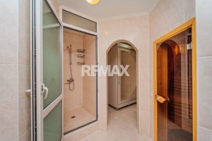 490.000 EUR