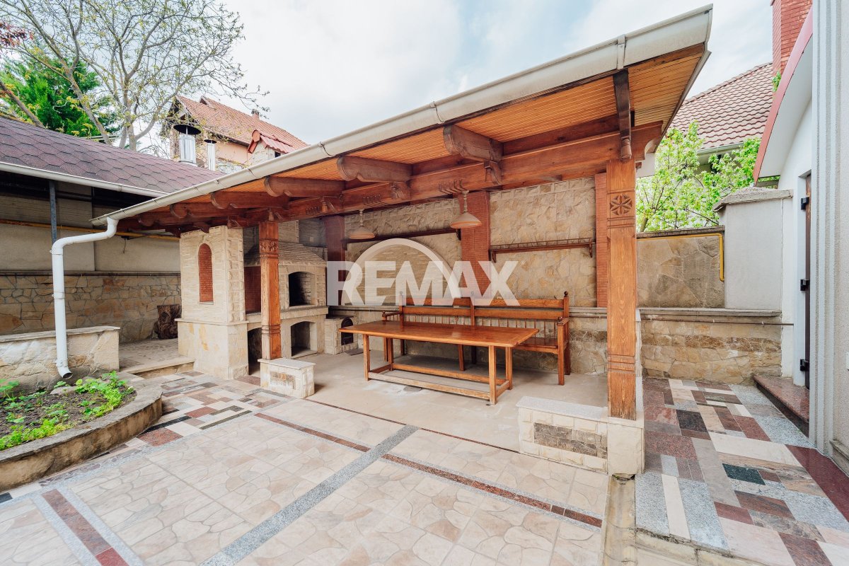 490.000 EUR