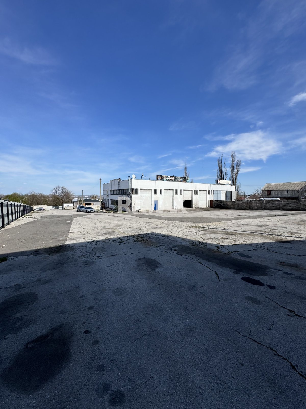 3.500 EUR