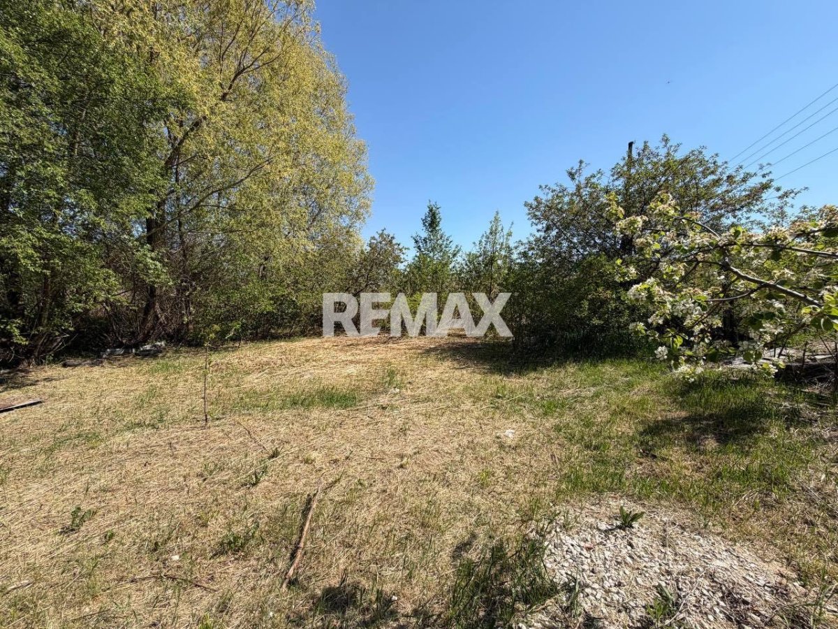 36.900 EUR