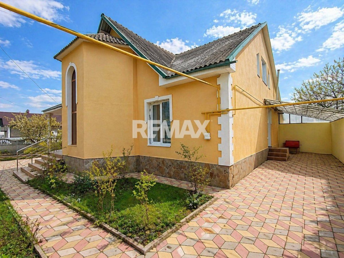 88.900 EUR
