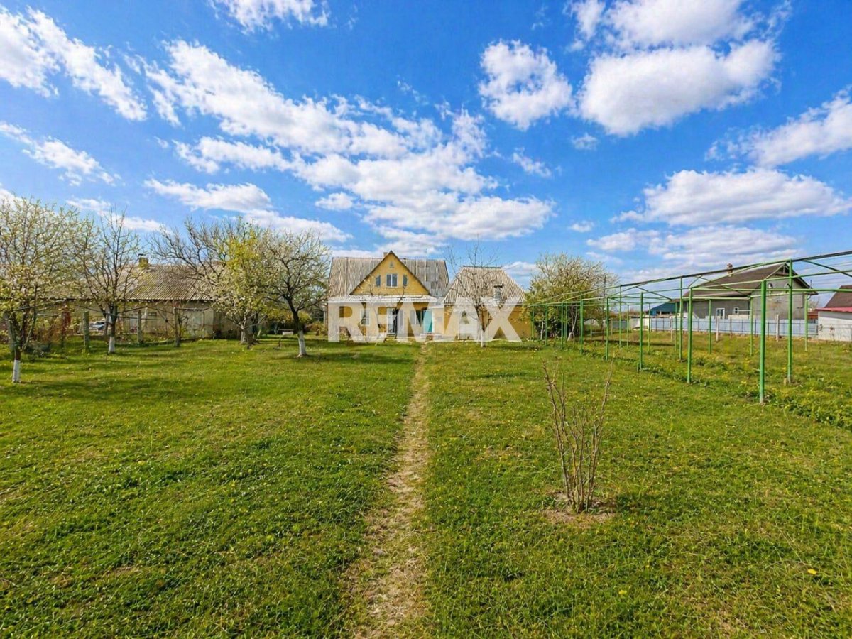 88.900 EUR