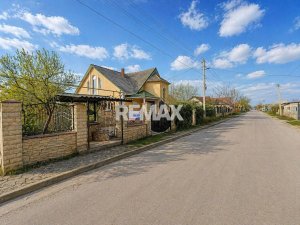 88.900 EUR