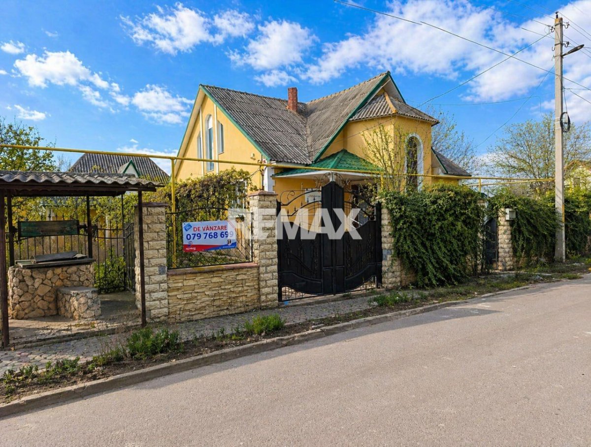 88.900 EUR