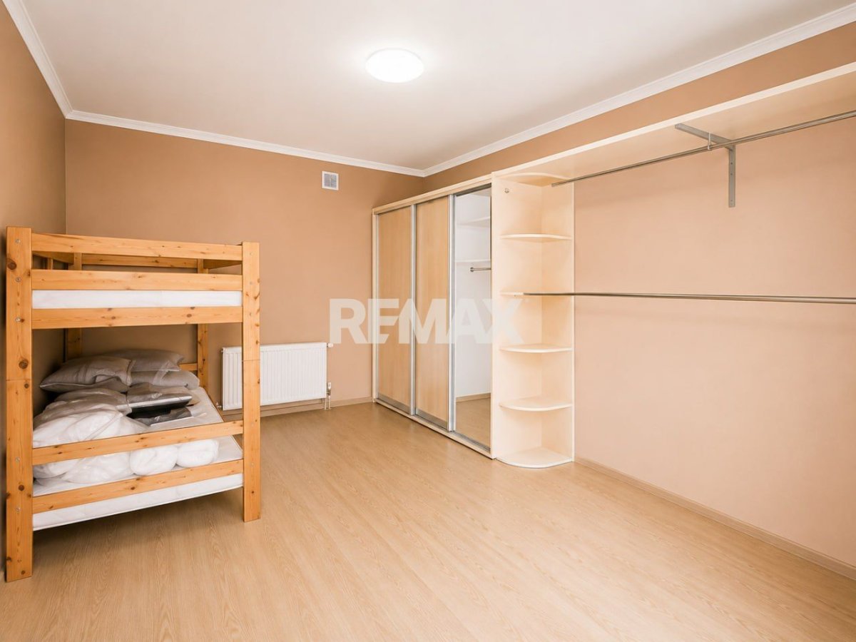 89.900 EUR
