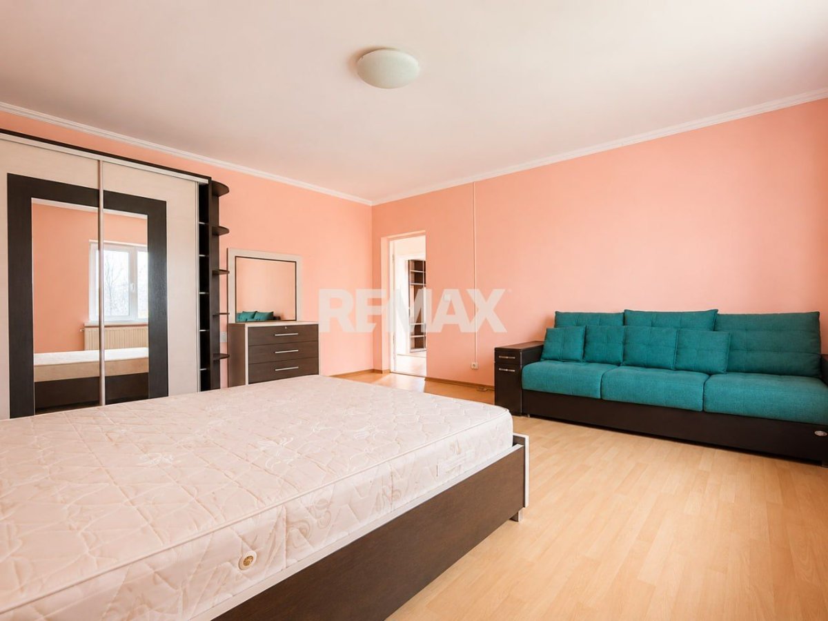 89.900 EUR