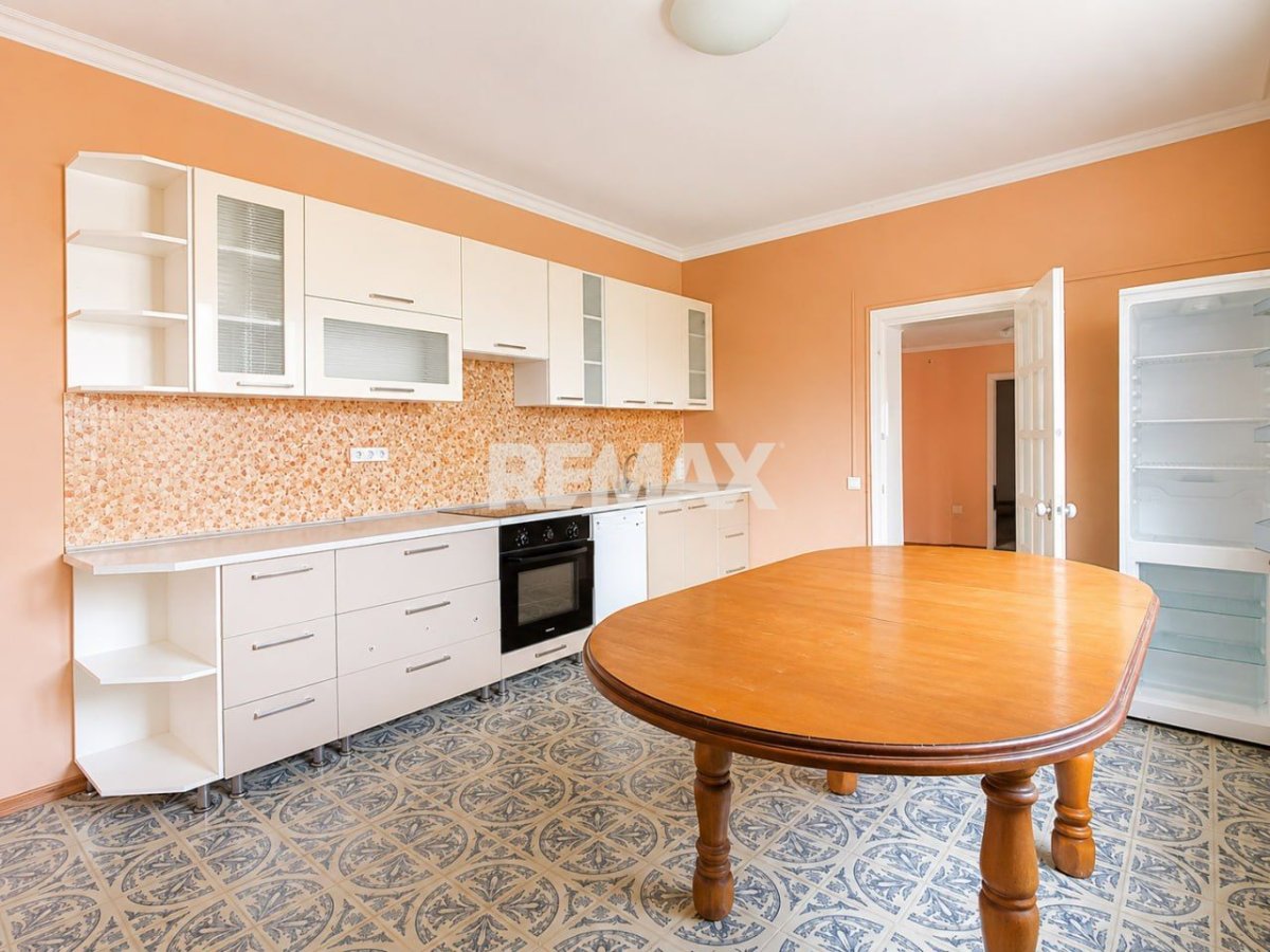 89.900 EUR