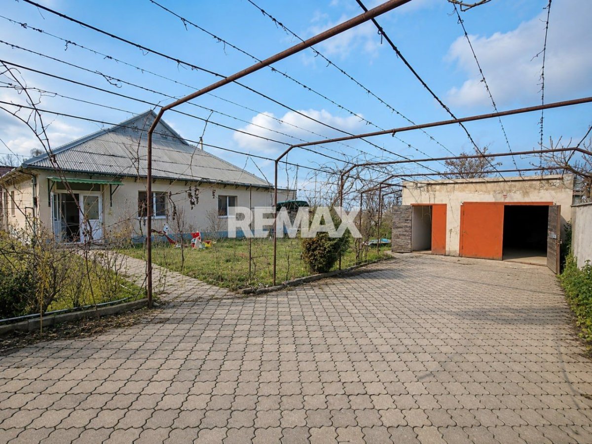89.900 EUR