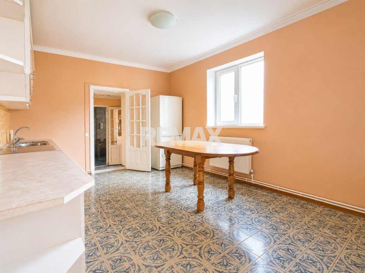 89.900 EUR