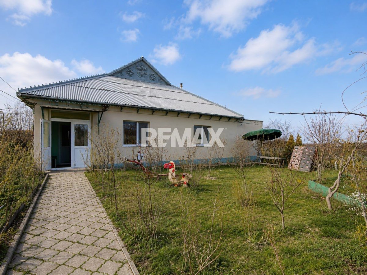 89.900 EUR