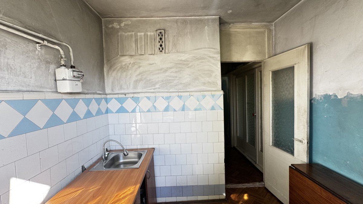 62.900 EUR