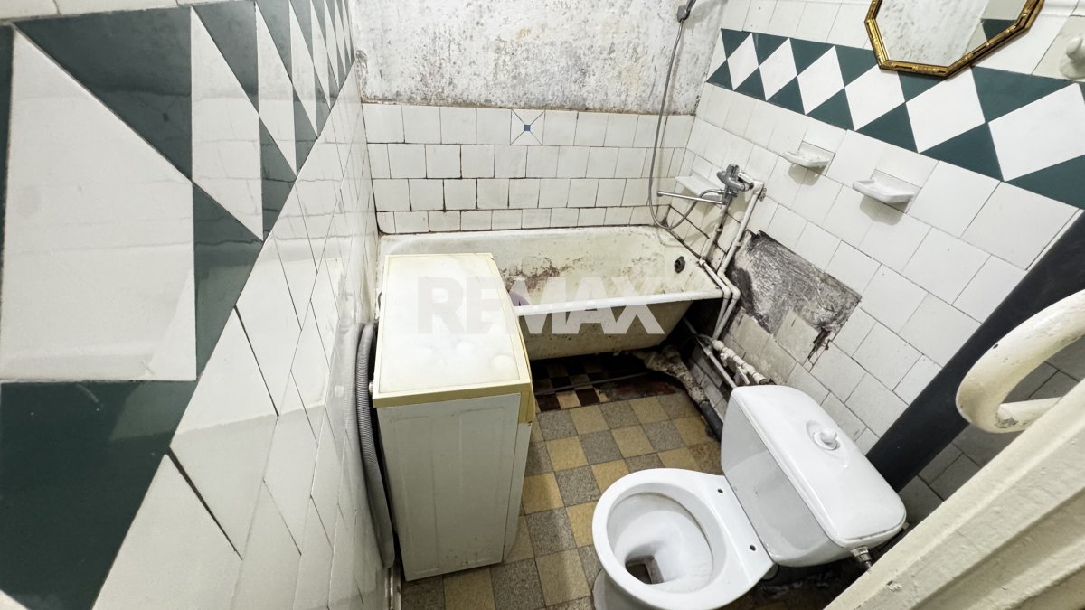 62.900 EUR