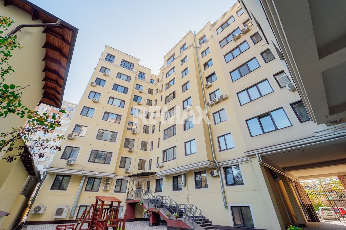 158.000 EUR