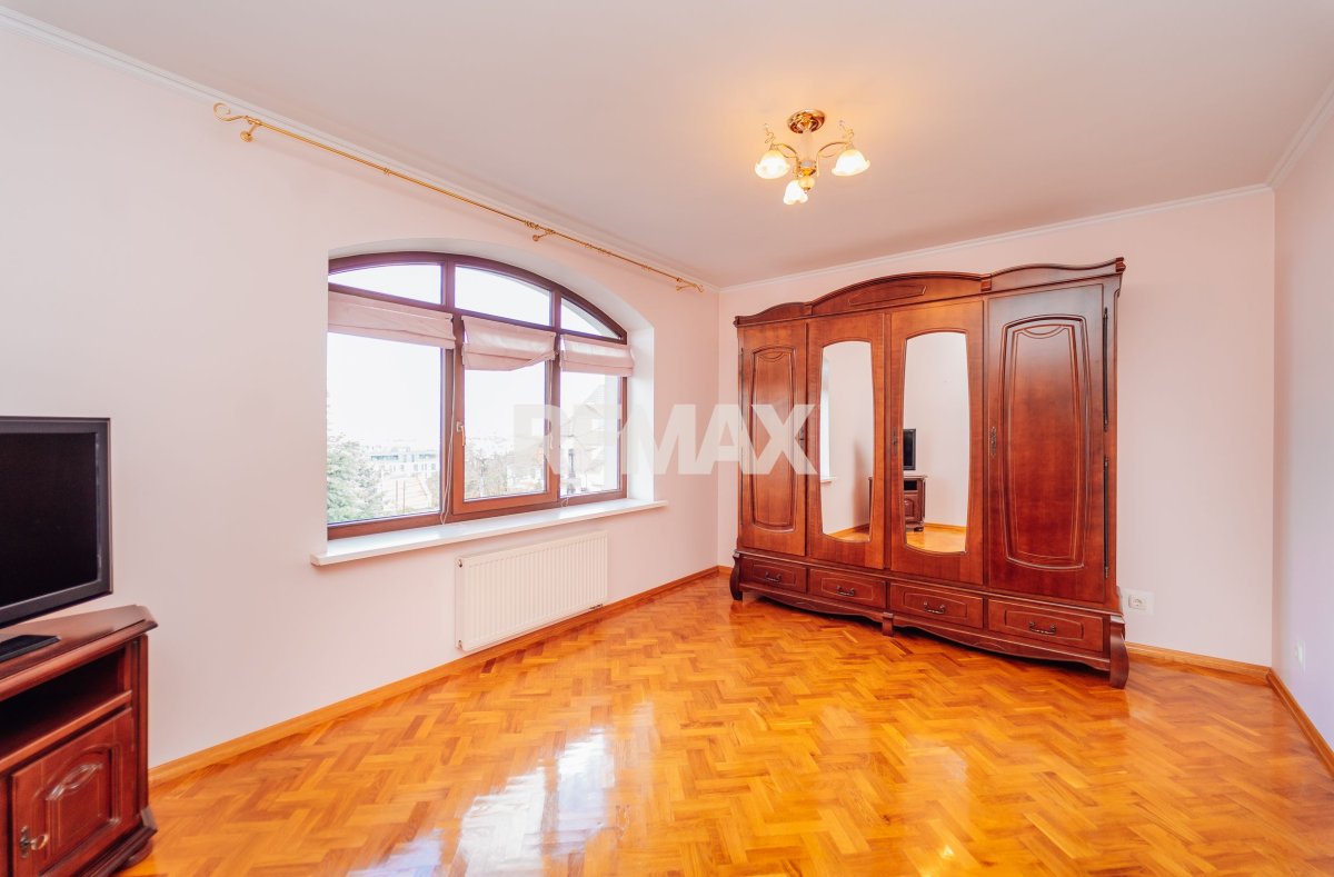 490.000 EUR