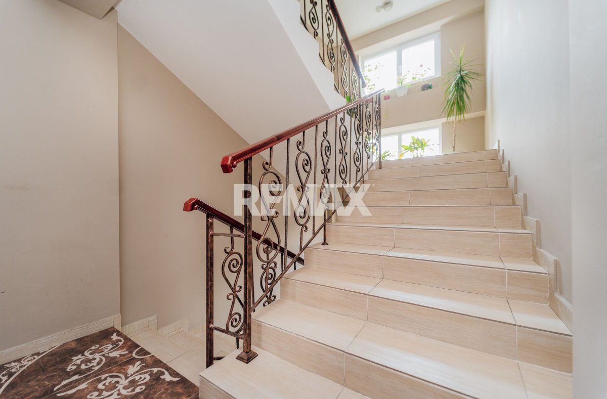 600 EUR