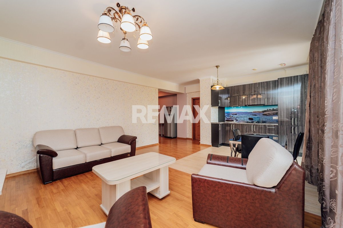 600 EUR