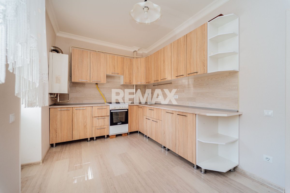132.000 EUR