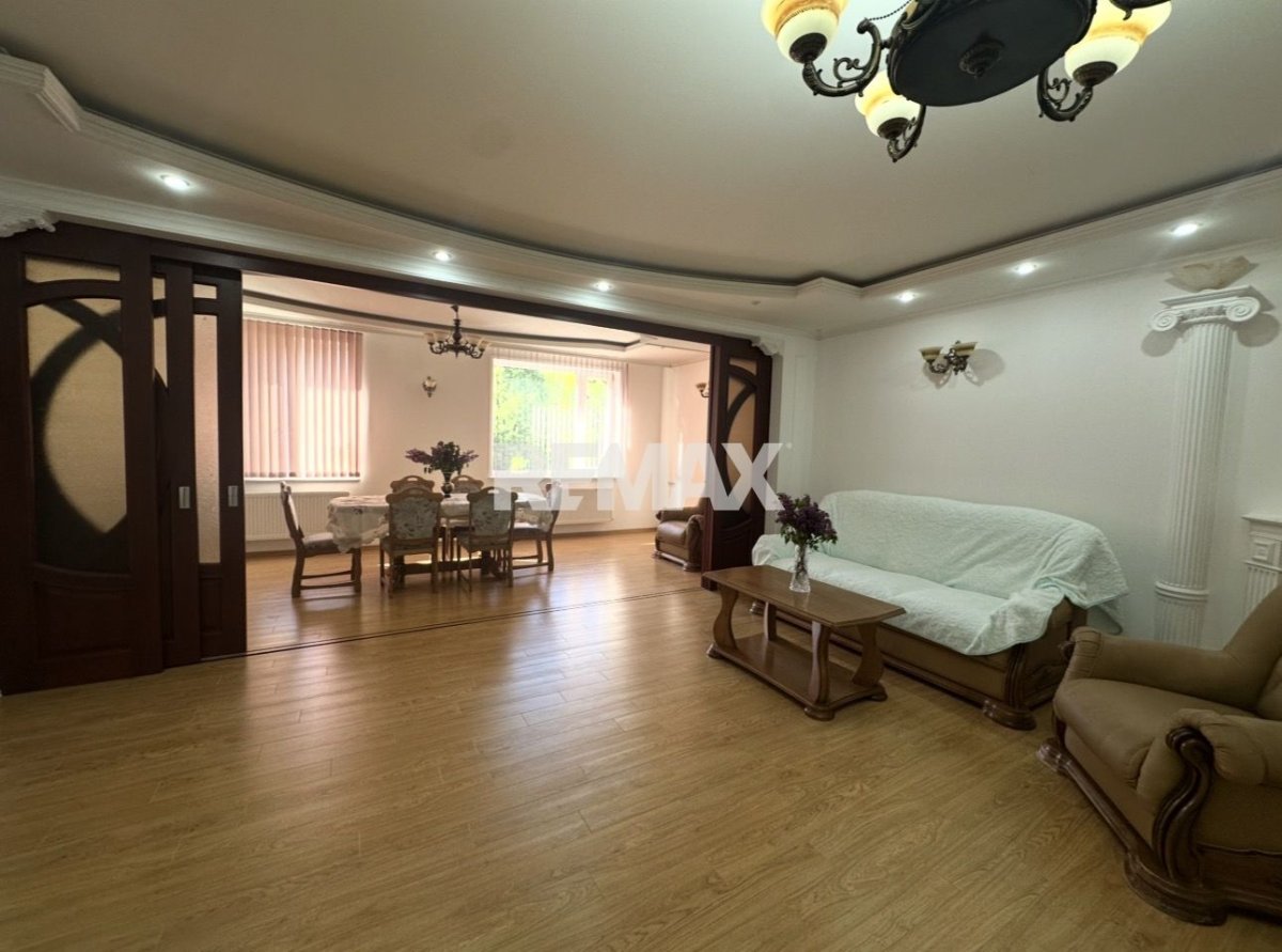 350.000 EUR