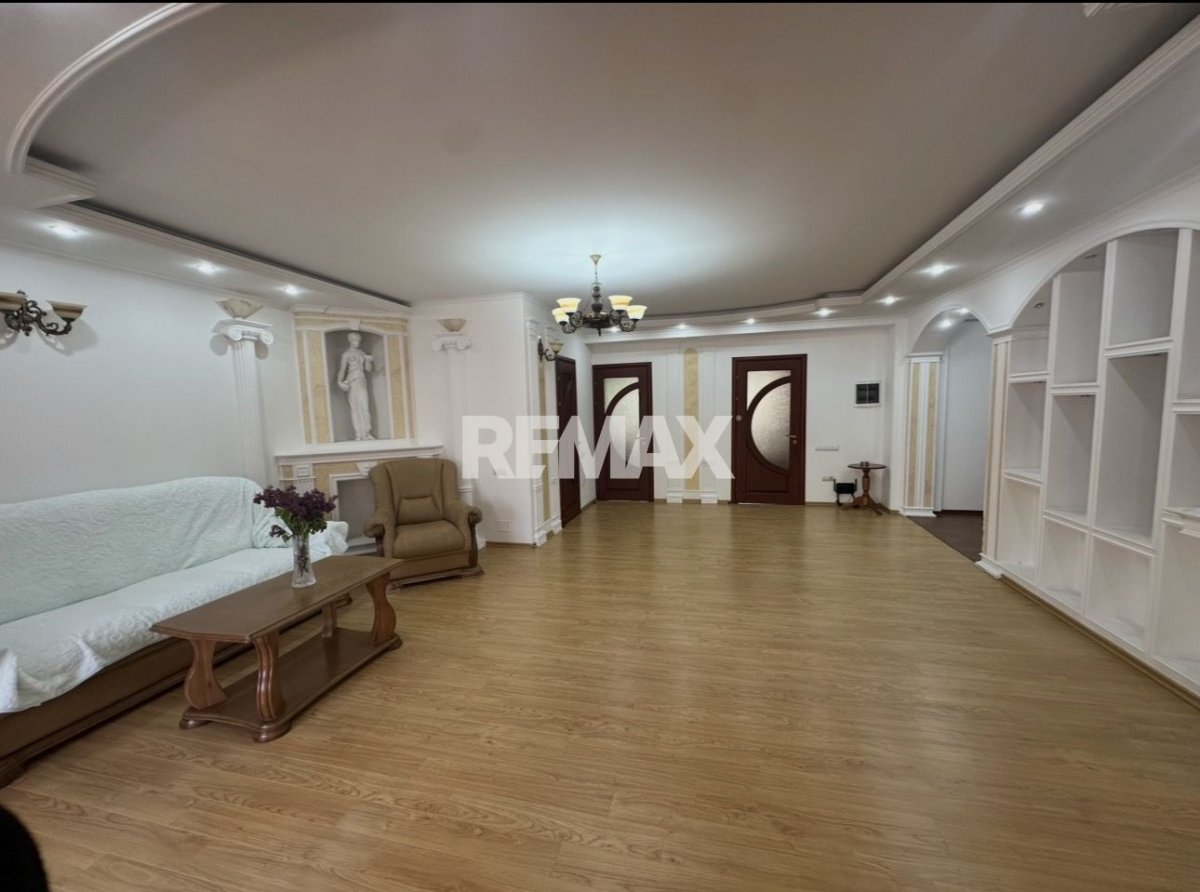 350.000 EUR