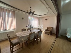 350.000 EUR
