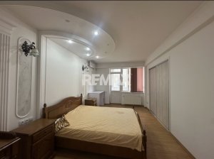 350.000 EUR